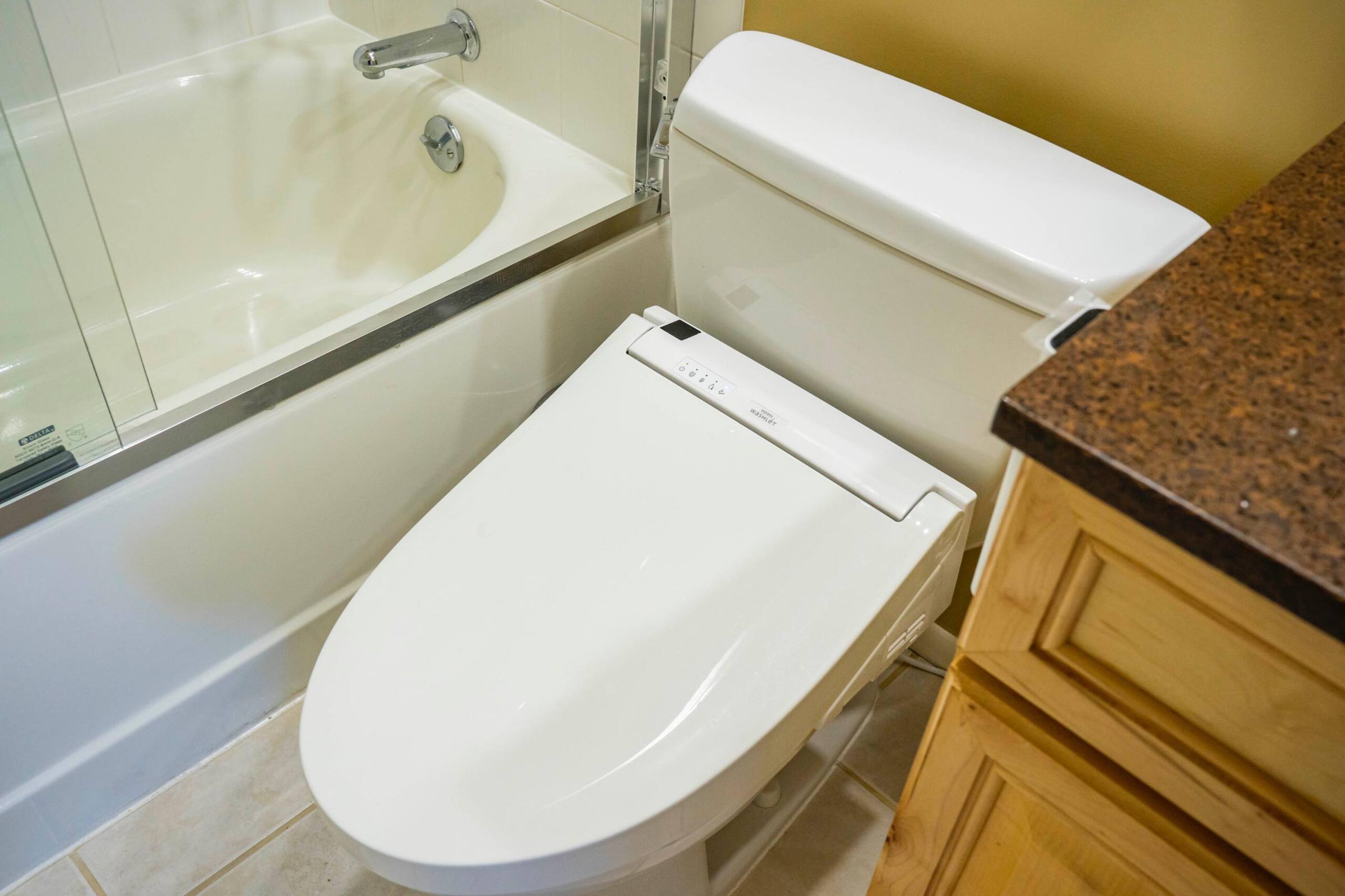 Condo in Honolulu · ★4.44 · 1 bedroom · 2 beds · 1 shared bath - Image 53