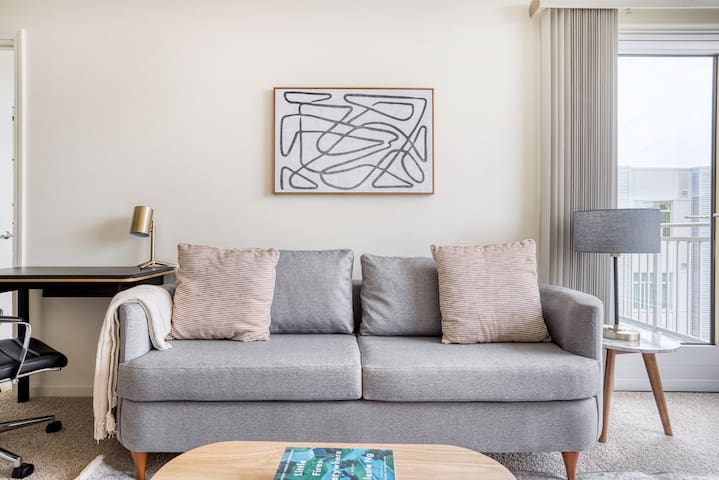 Blueground | Palo Alto, w/d & pool, nr jobs gallery image 2