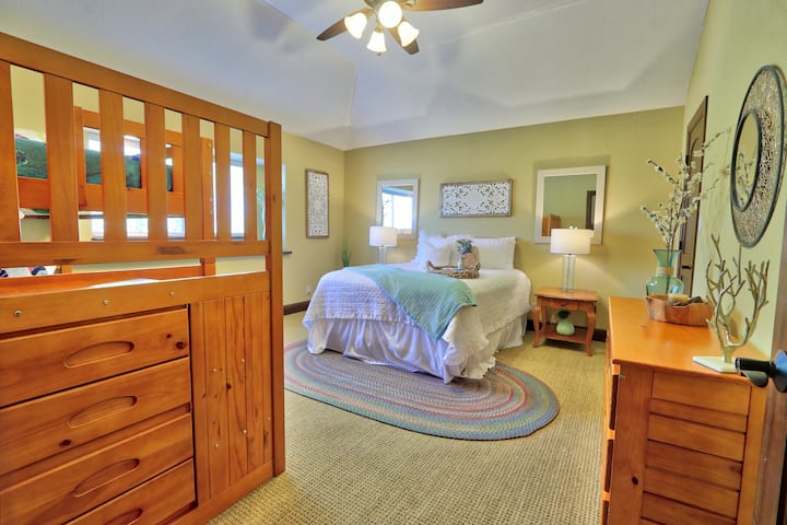 El dormitorio 3 tiene cama tamaño queen.