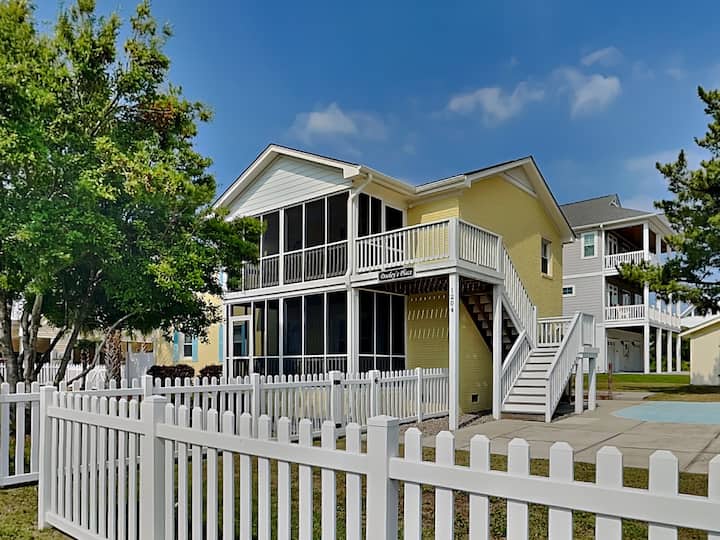 Dooley's Place | Pet Friendly + Walk To Beach! - Carolina Beach, NC
