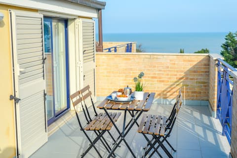 Annuncio Airbnb popolare: Homiday - Green Bay C28 - Bilocale a Pineto