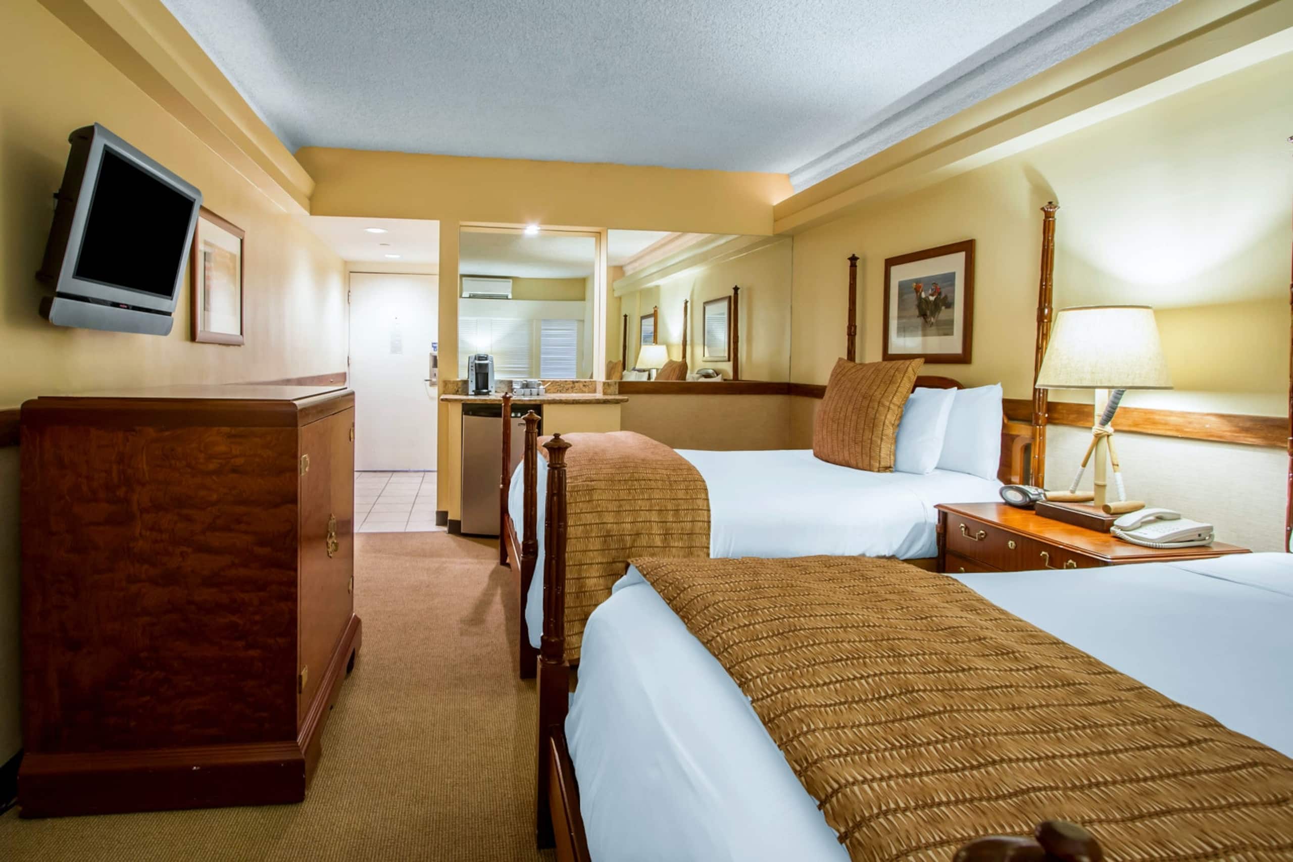 Deluxe King Room at The Equus - Image 4