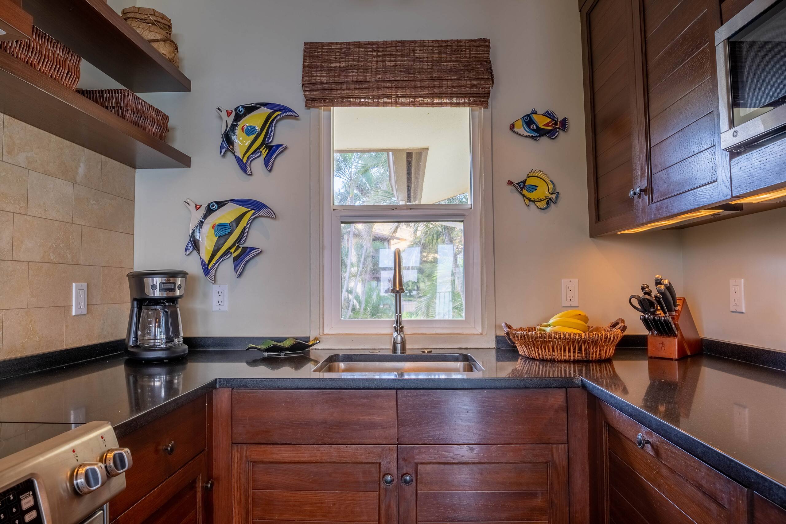 Condo in Wailuku · ★4.69 · 2 bedrooms · 3 beds · 2 baths - Image 12