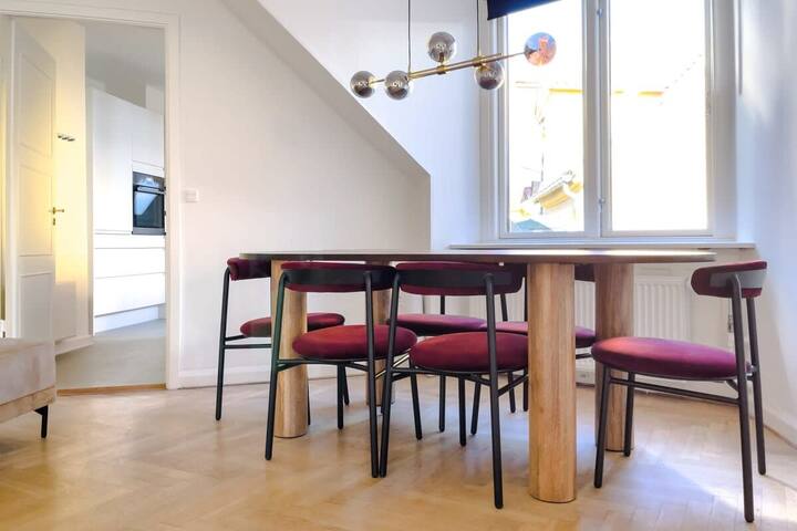Sleek Top Floor 2BR Apt w/French Balcony in CPH C gallery image 3