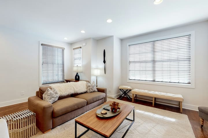 Designer 3BR | Balcony | Garage Parking | W/D