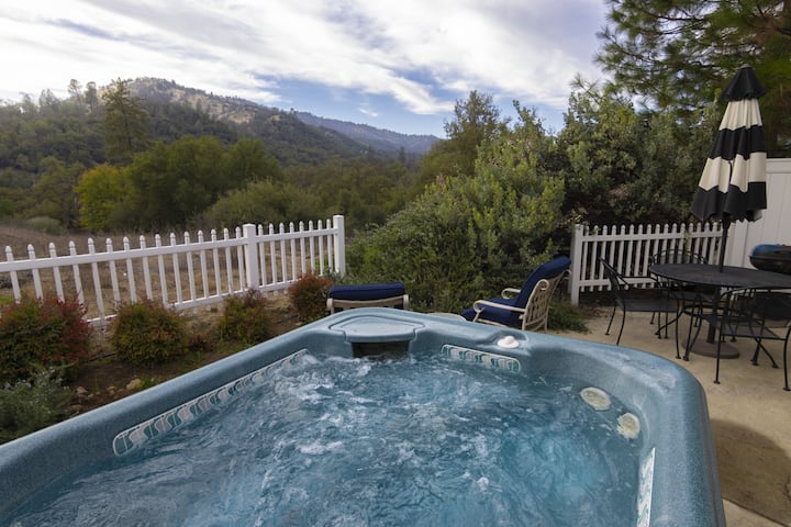 The Funky Chicken - Hot Tub - Bbq - Sleeps 4