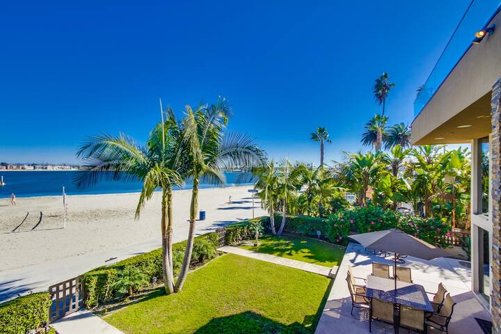 Villa on the Bay | 2BR Bayfront in Mission Beach gallery image 2
