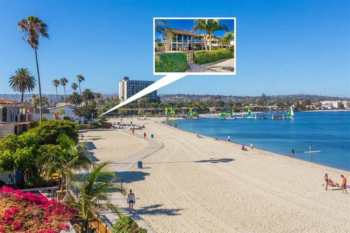 Mission Beach Villa • Bayfront w/ Rooftop Deck gallery image 2