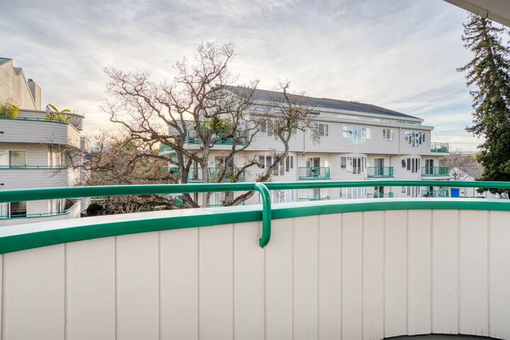 Blueground | Palo Alto, w/d & pool, nr tech hub gallery image 4