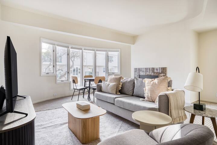 Blueground | Palo Alto, w/d & pool, nr tech hub