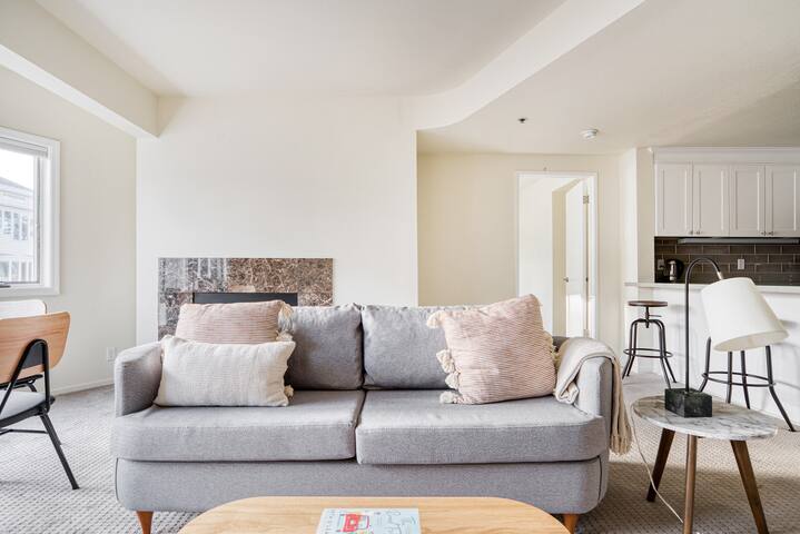 Blueground | Palo Alto, w/d & pool, nr tech hub gallery image 2