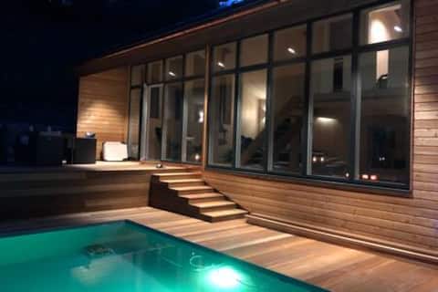 New: Alpine chalet lake view with pool