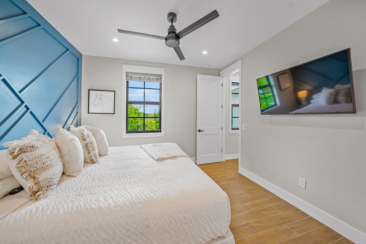 ห้องนอน 3 - เตียงคิงไซส์พร้อมห้องน้ำในตัว