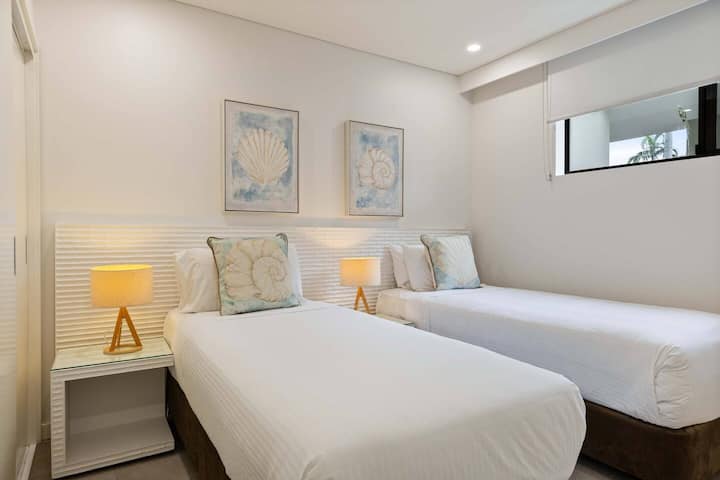 Მეორე საძინებელში არის ორი ერთადგილიანი საწოლი, რომელიც შეიძლება განთავსდეს სრულ საწოლში, მოთხოვნისამებრ, დაბინავებამდე