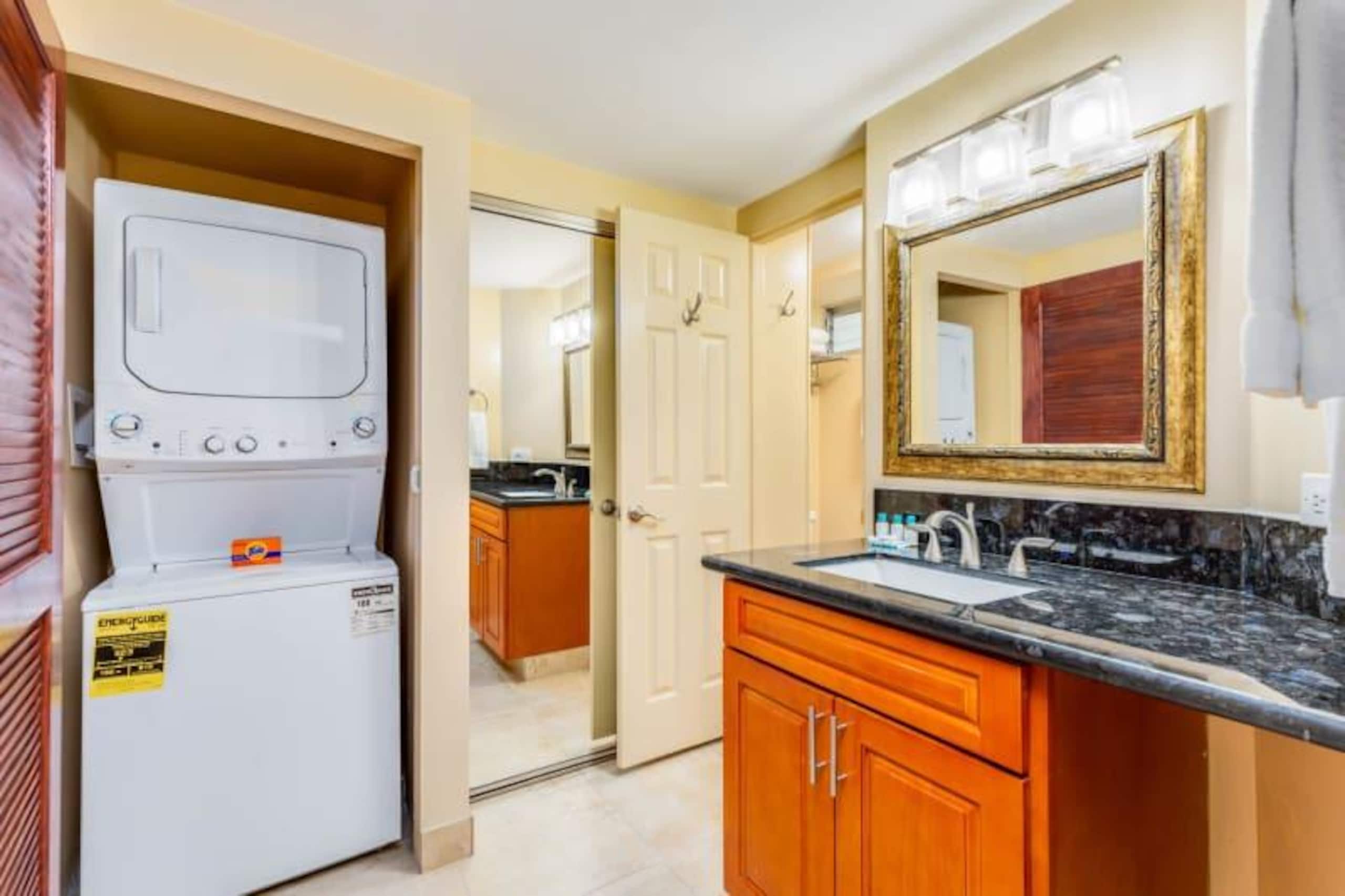 Condo in Honolulu · ★4.71 · Studio · 1 bed · 1 private bath - Image 21