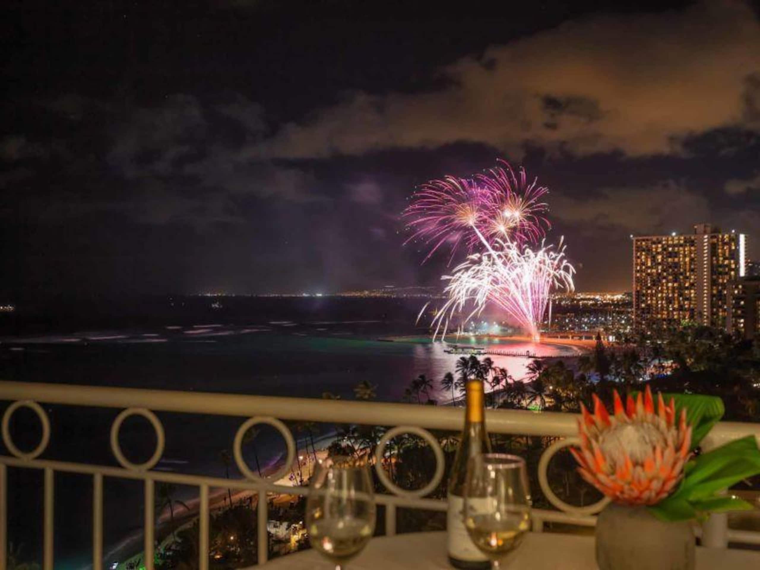 Condo in Honolulu · ★4.71 · Studio · 1 bed · 1 private bath - Image 11