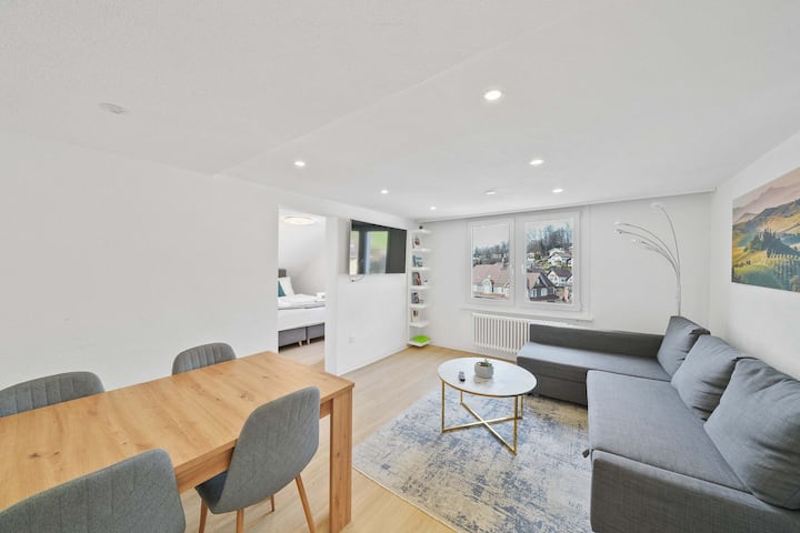 book2stay: Apartment 4 bedrooms + Kitchen + parkin