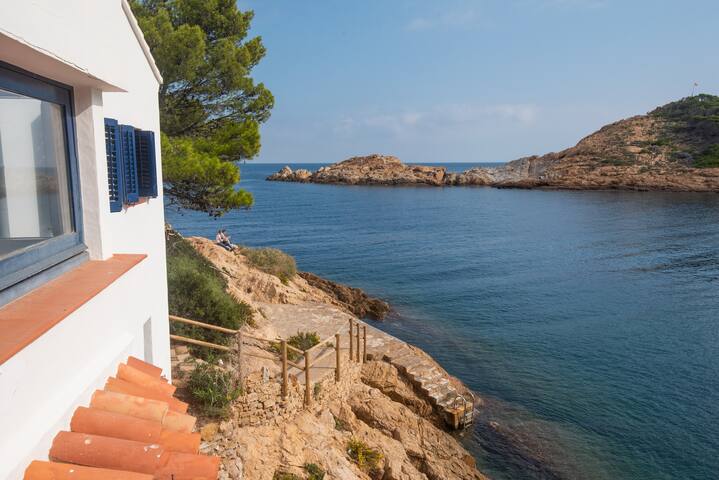 3 bedroom apartment in first sea line in Sa Tuna, Begur (H02) gallery image 5