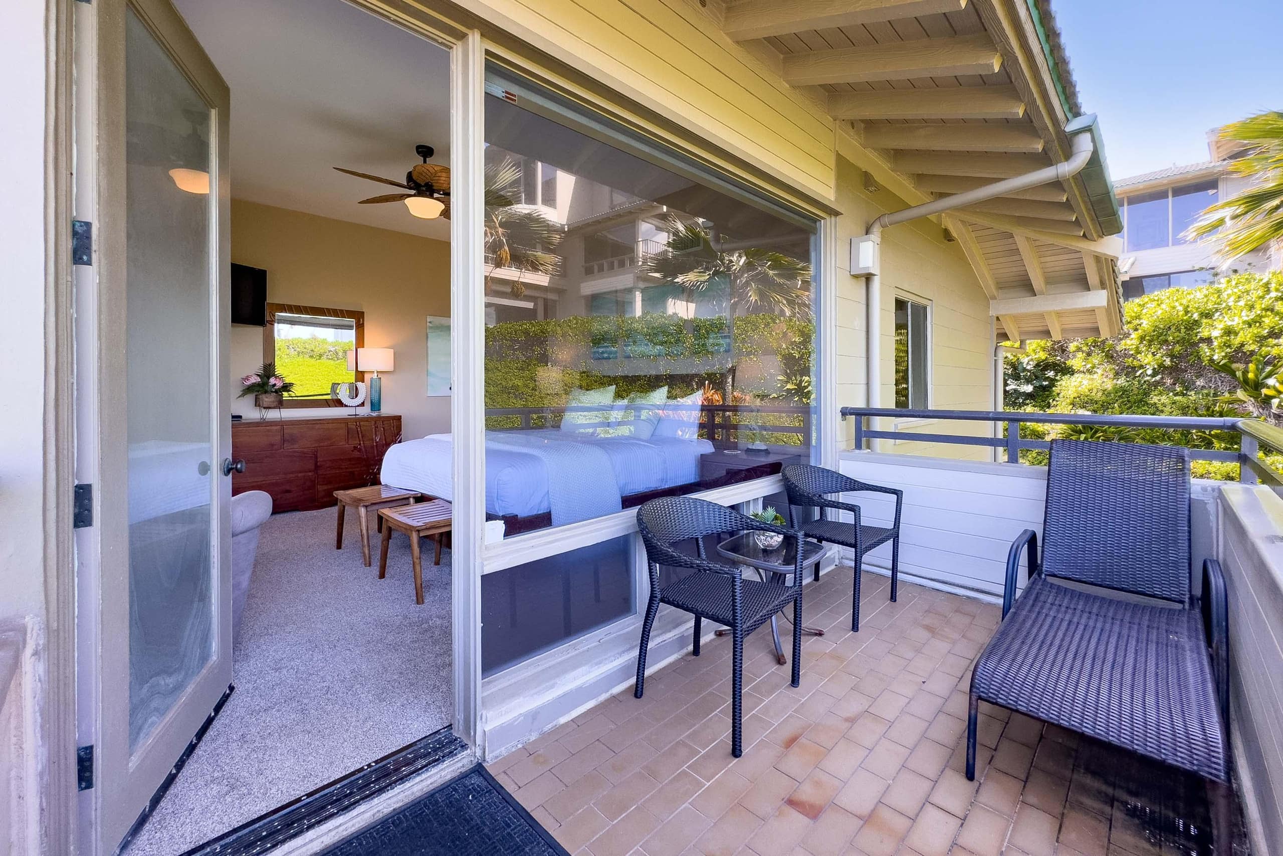 Condo in Lahaina · ★4.81 · 1 bedroom · 2 beds · 2 baths - Image 28