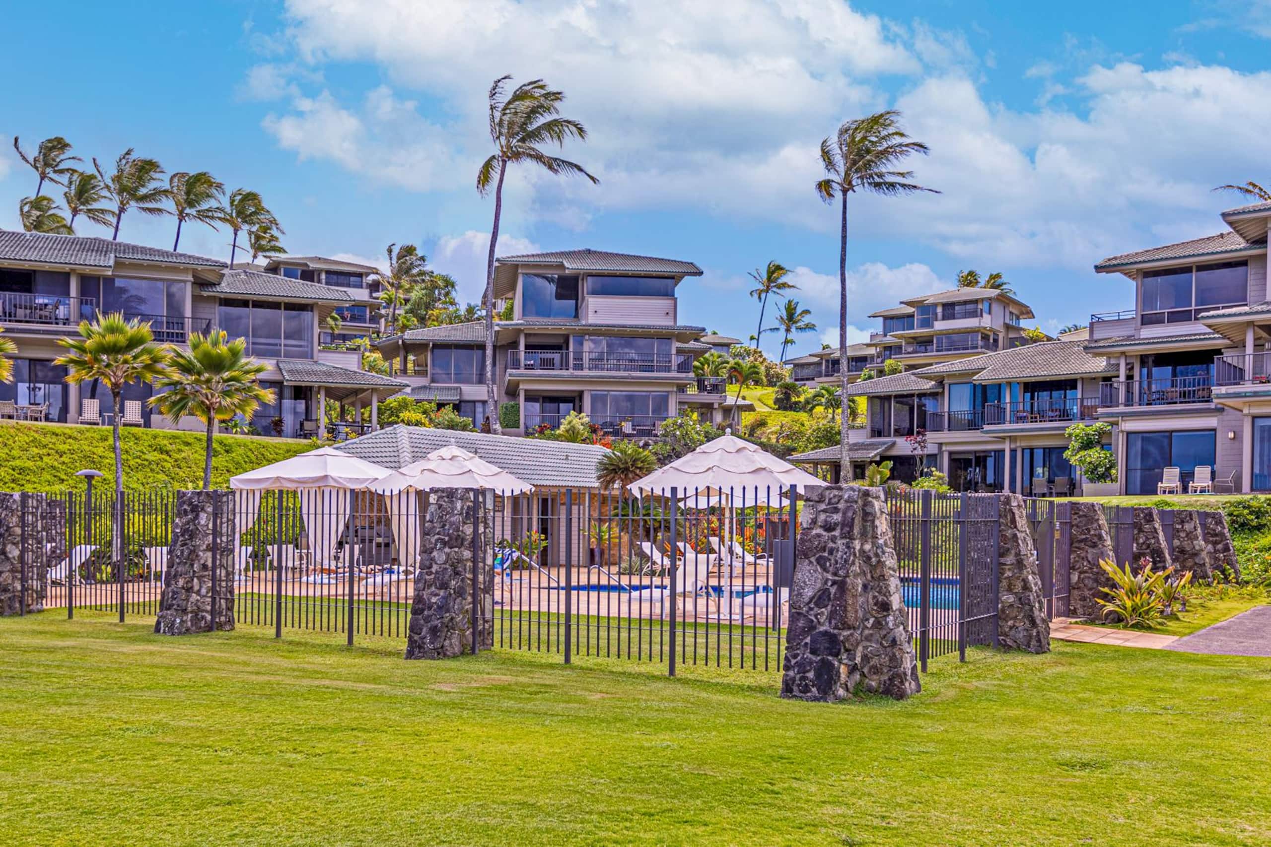 Condo in Lahaina · ★4.81 · 1 bedroom · 2 beds · 2 baths - Image 42