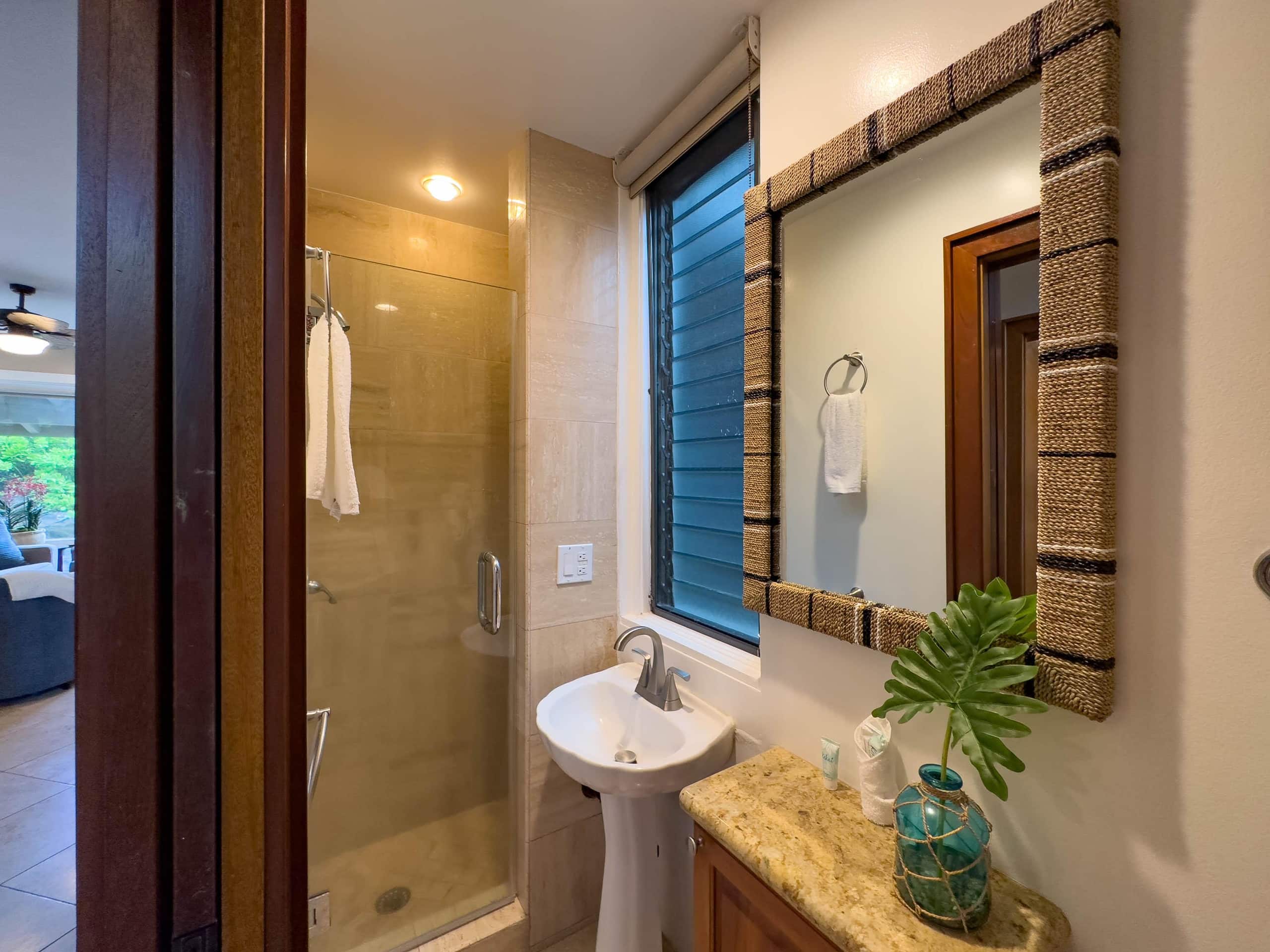 Condo in Lahaina · ★4.81 · 1 bedroom · 2 beds · 2 baths - Image 27