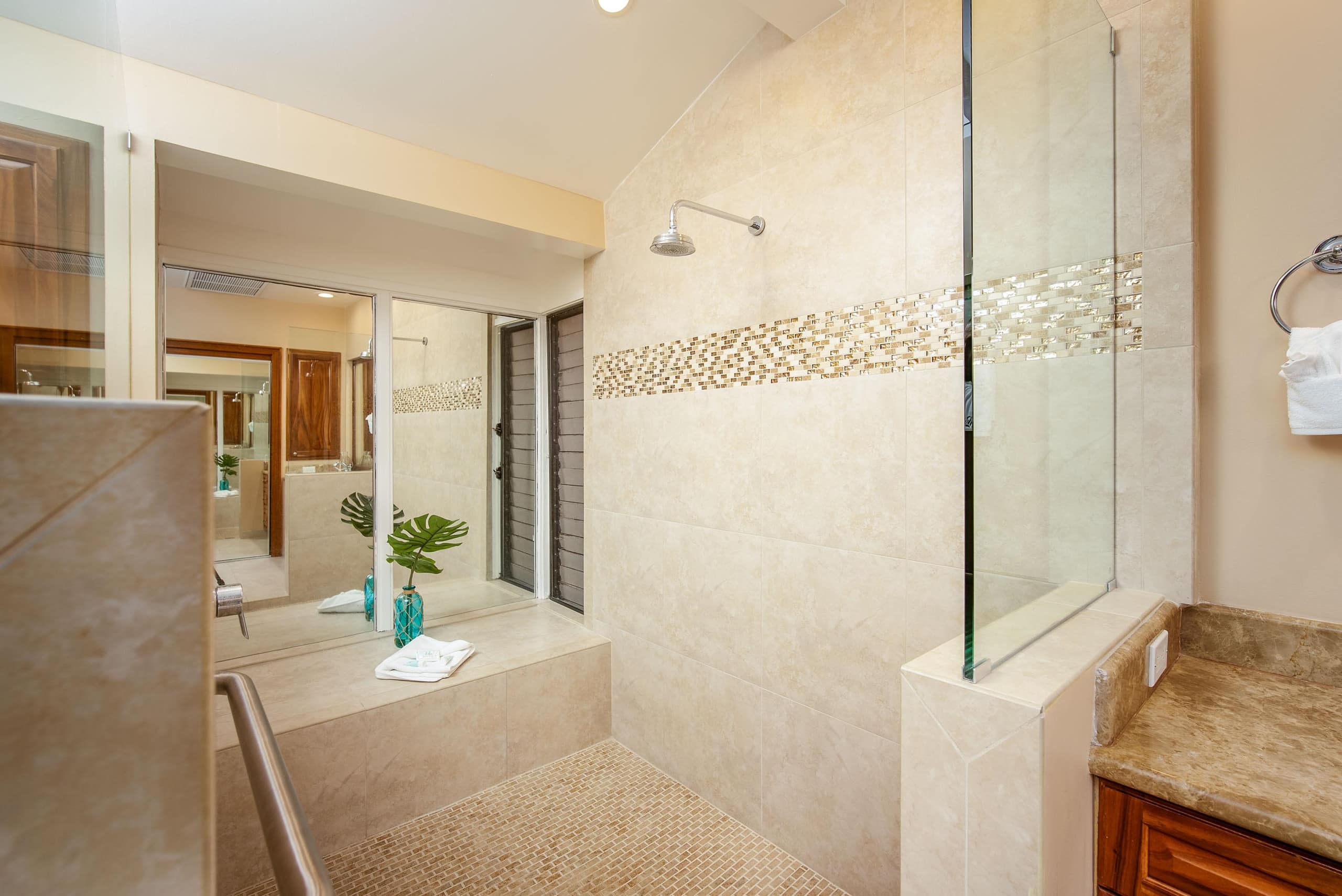 Condo in Lahaina · ★4.81 · 1 bedroom · 2 beds · 2 baths - Image 31