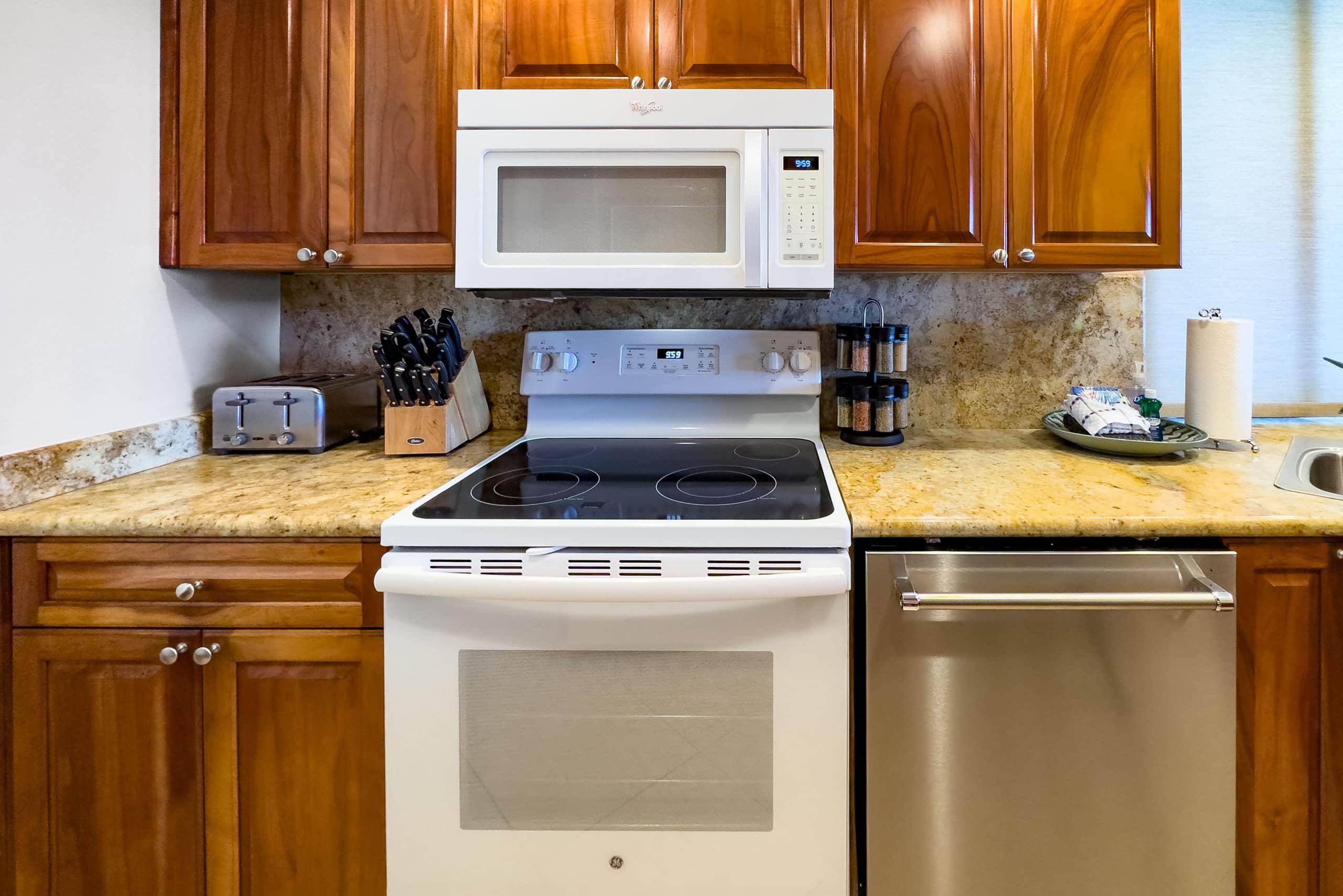 Condo in Lahaina · ★4.81 · 1 bedroom · 2 beds · 2 baths - Image 24