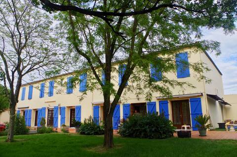 Les Trois Cèdres - House of 350 m² with swimming p