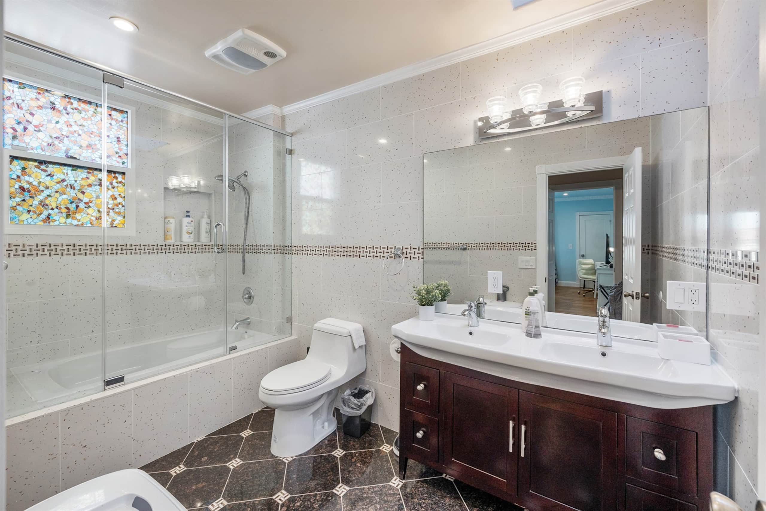 Home in San Francisco · ★4.97 · 4 bedrooms · 6 beds · 3 baths - Image 57
