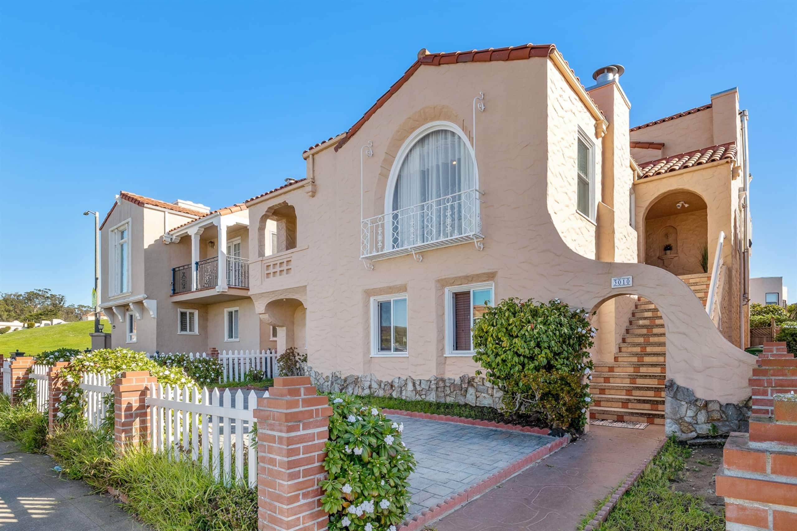 Home in San Francisco · ★4.97 · 4 bedrooms · 6 beds · 3 baths - Image 68