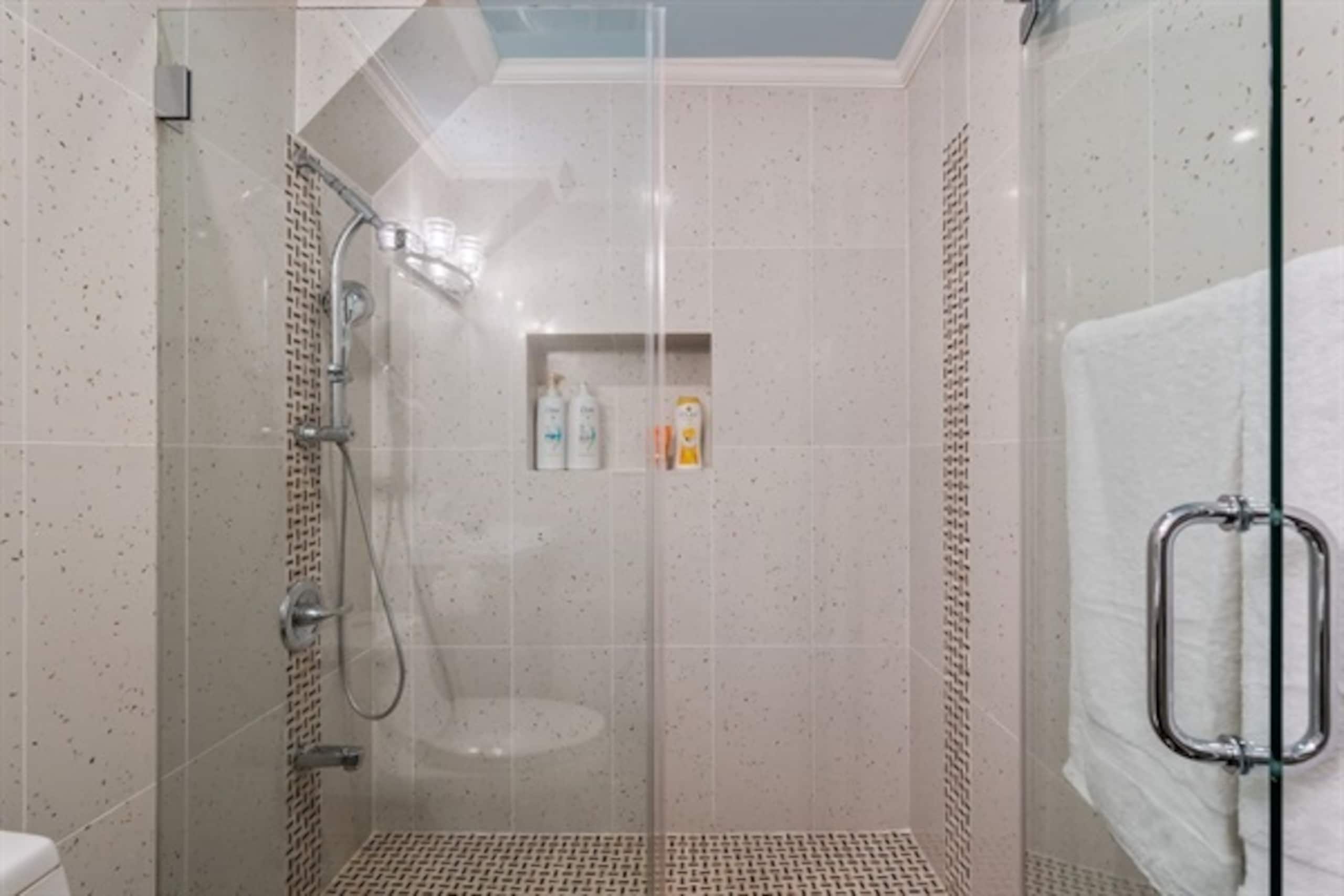 Home in San Francisco · ★4.97 · 4 bedrooms · 6 beds · 3 baths - Image 54