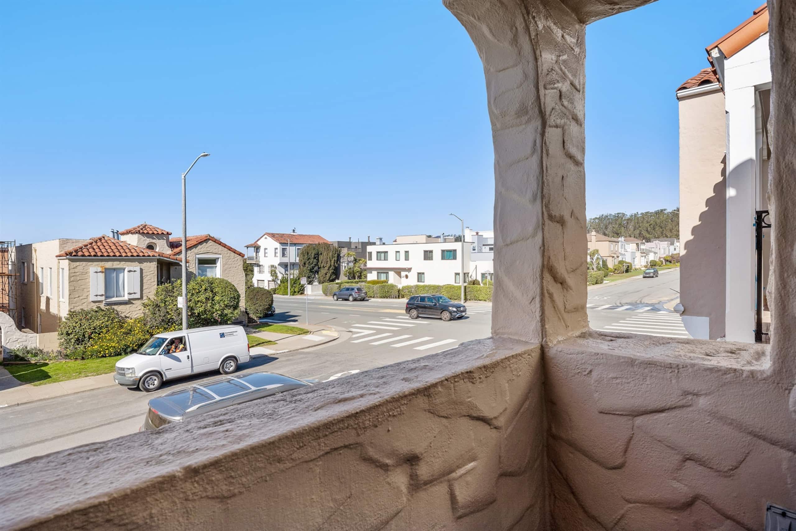 Home in San Francisco · ★4.97 · 4 bedrooms · 6 beds · 3 baths - Image 87