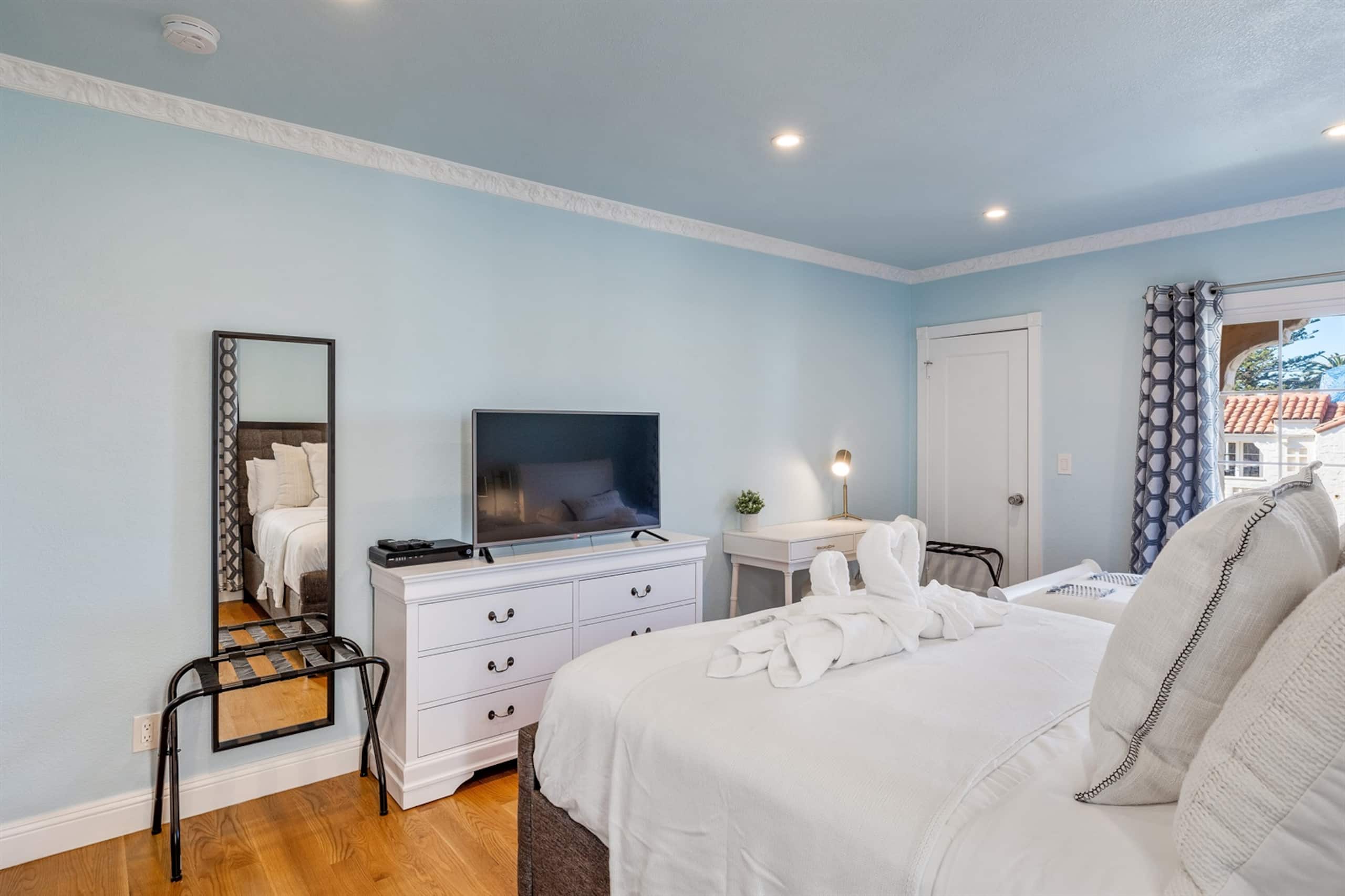 Home in San Francisco · ★4.97 · 4 bedrooms · 6 beds · 3 baths - Image 33