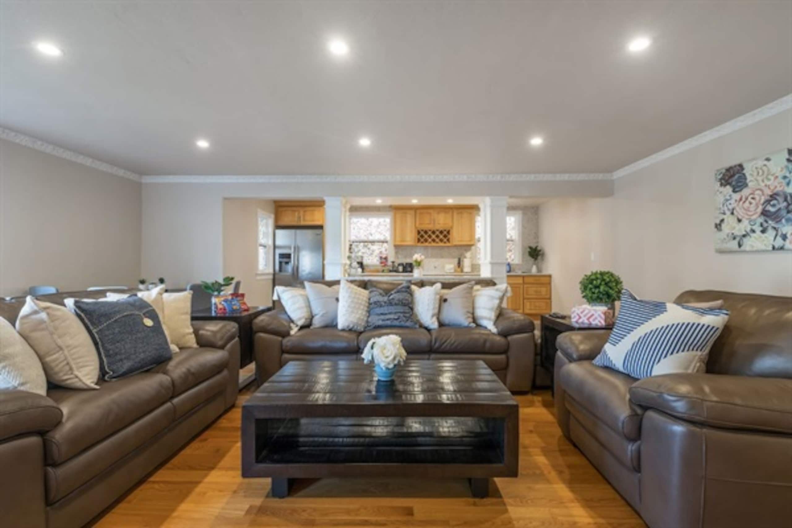 Home in San Francisco · ★4.97 · 4 bedrooms · 6 beds · 3 baths - Image 6