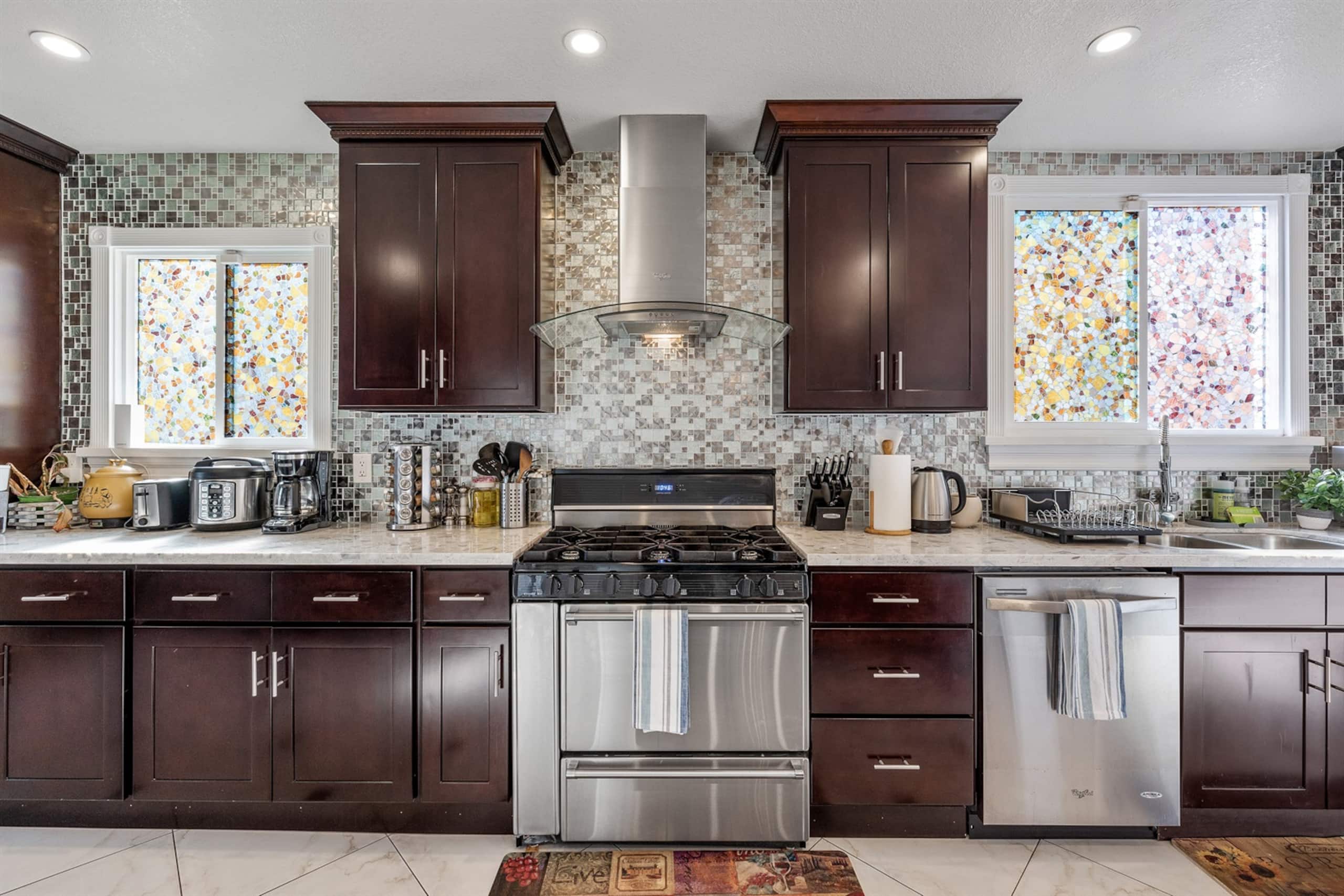 Home in San Francisco · ★4.97 · 4 bedrooms · 6 beds · 3 baths - Image 10