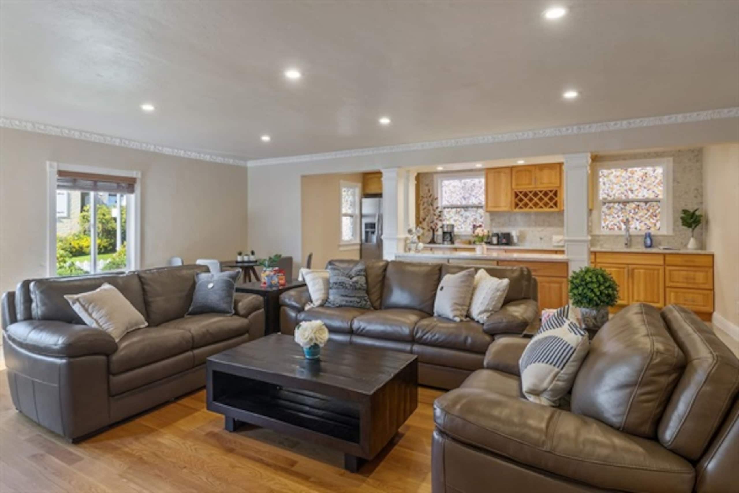 Home in San Francisco · ★4.97 · 4 bedrooms · 6 beds · 3 baths - Image 8