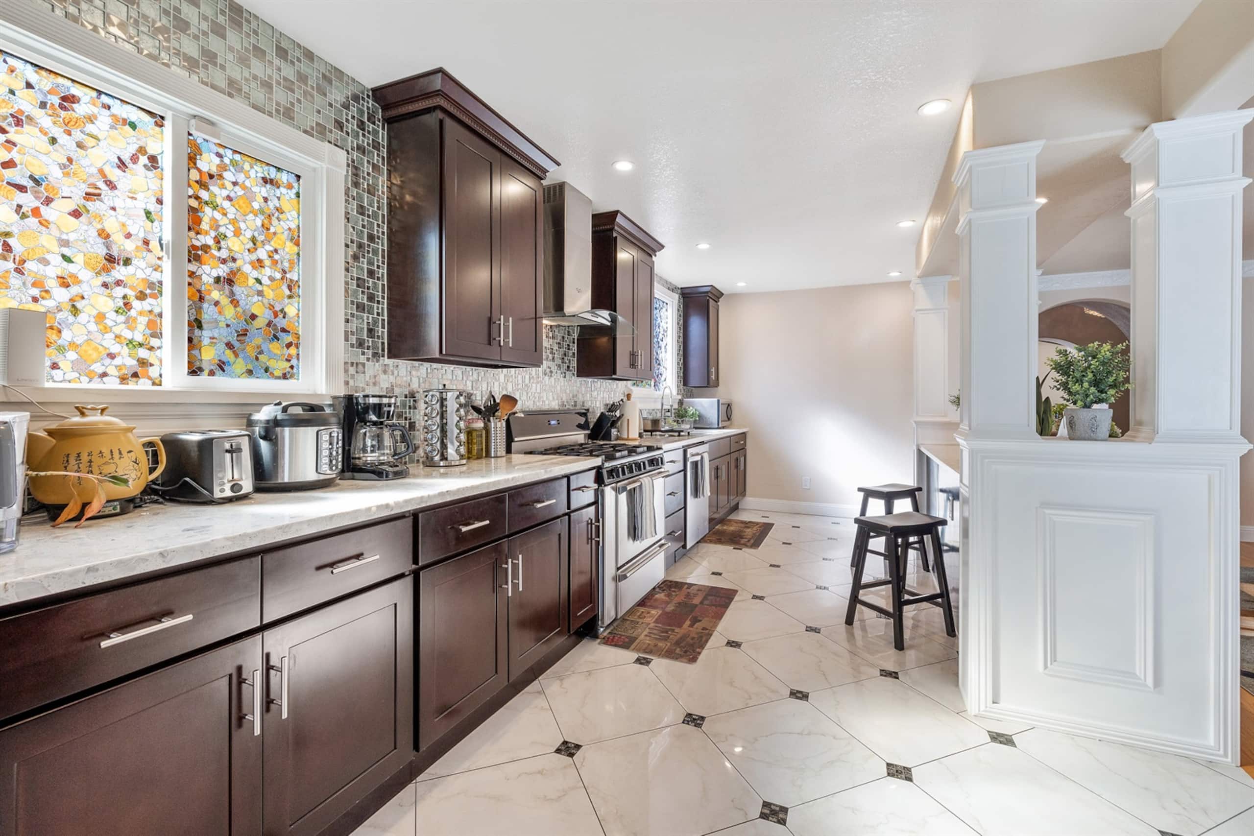 Home in San Francisco · ★4.97 · 4 bedrooms · 6 beds · 3 baths - Image 16