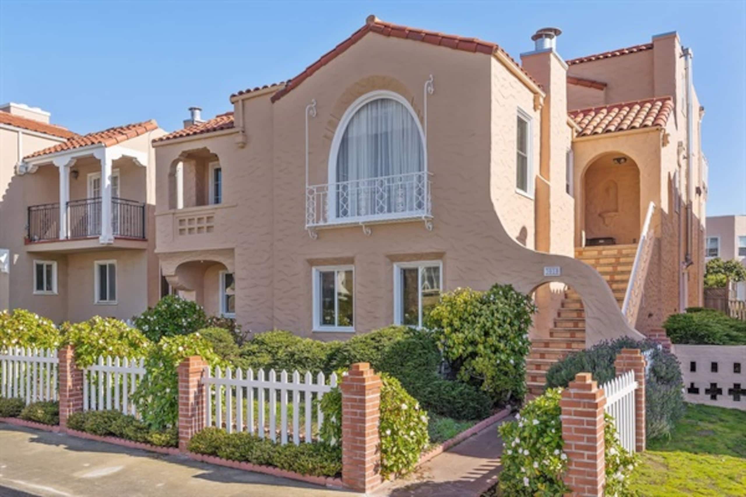 Home in San Francisco · ★4.97 · 4 bedrooms · 6 beds · 3 baths - Image 64
