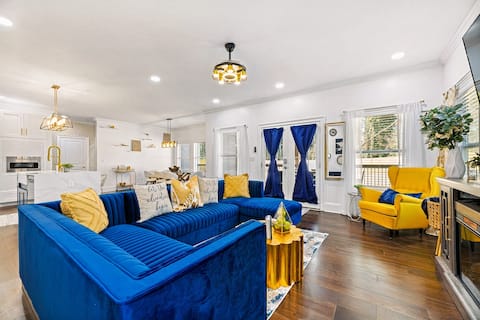 Stunning Spring Break Retreat - Centrally Located