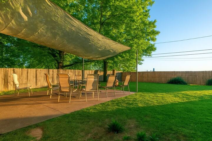 Grand Performance Home 3 min to Downtown Stockyard gallery image 5