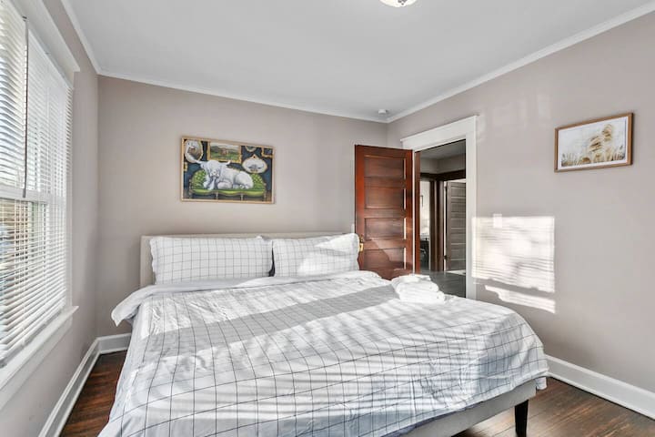 Dhoma e gjumit King në katin e sipërm #1