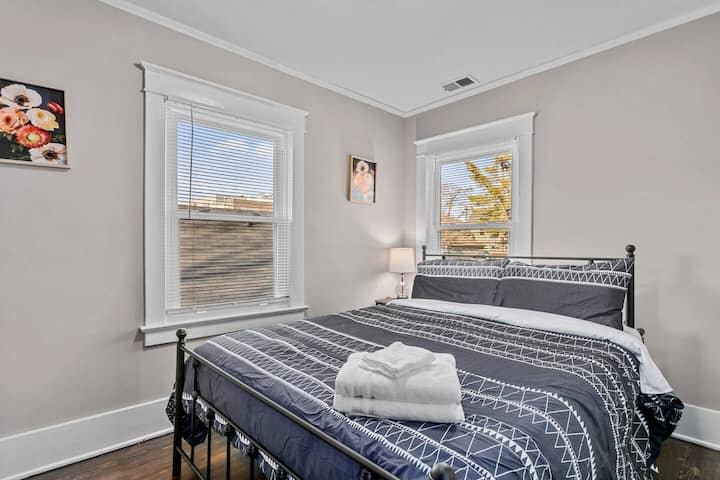 Kati i sipërm - Dhomë gjumi me krevat dopio "queen" nr. 4