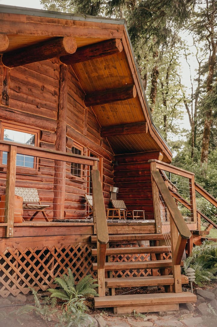 Spruce Cabin at Wilder and Pine Riverside Cabins - Hotels for Rent in  Stevenson, Washington, United States - Airbnb