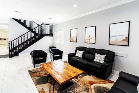 Sleeps 16 Huge Home By Disneyland & Beaches
