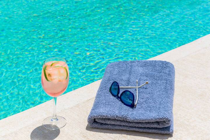 Ammos Beach House gallery image 2