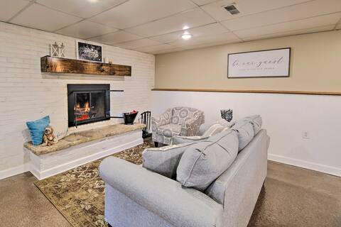 Beckley Studio w/ Hot Tub, 4 Mi to WVU Tech!