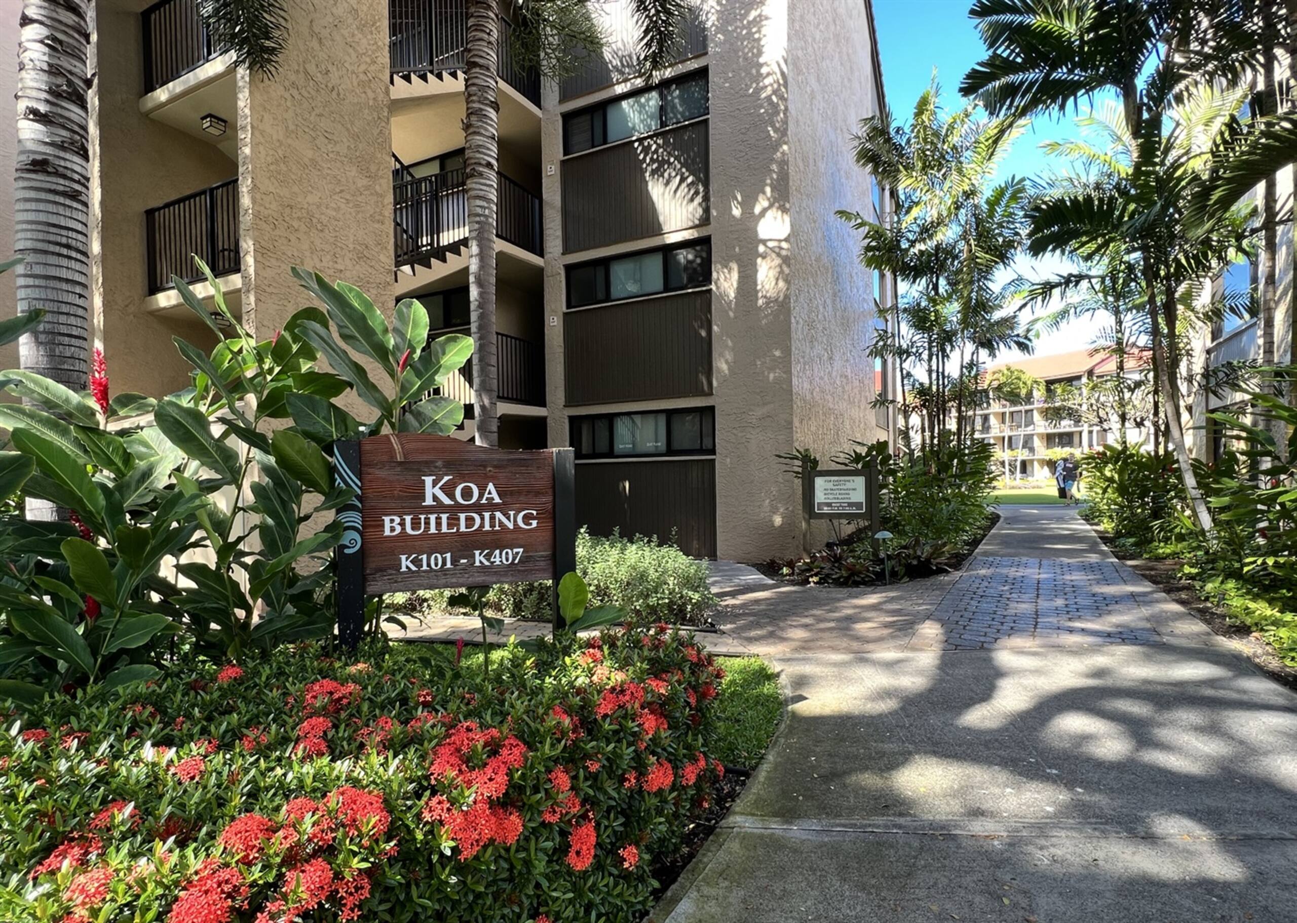 Condo in Lahaina · ★4.63 · 2 bedrooms · 3 beds · 2 baths - Image 44