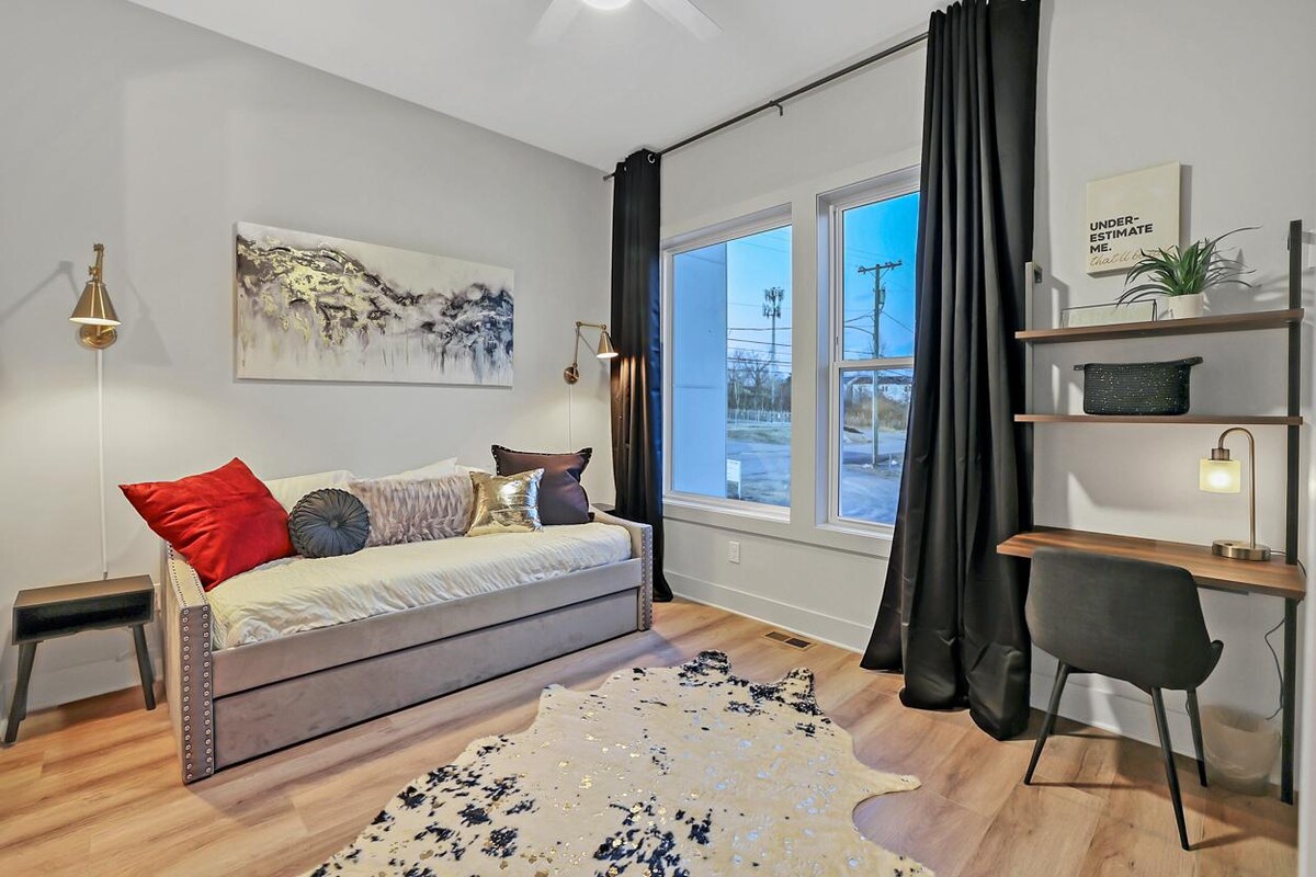 Spálňa#3 - Rozkladacia pohovka s vlastnou kúpeľňou vedúcou do obývacej izby