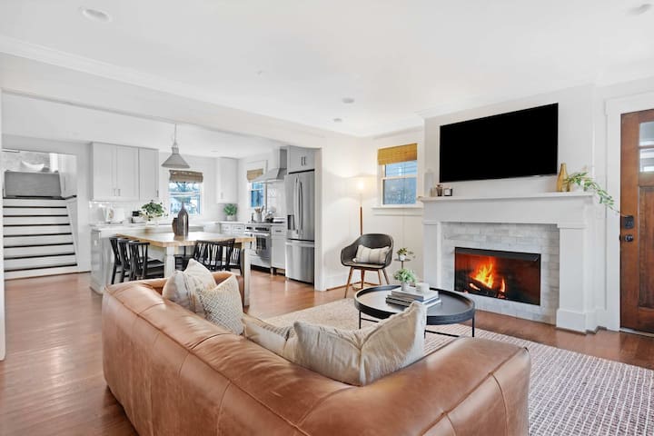 The Magnolia House – Walk to WeHo + Mins to DT!