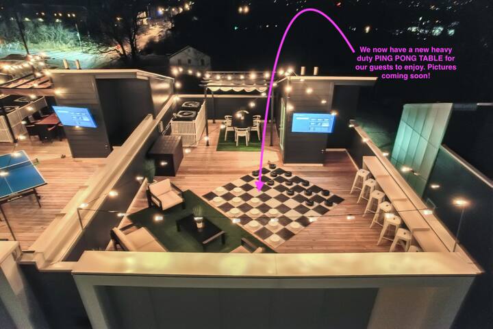 Tim and Faith Rooftop – Amazing Nashville Hangout